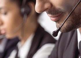 搬家咨詢師提供24小時咨詢服務